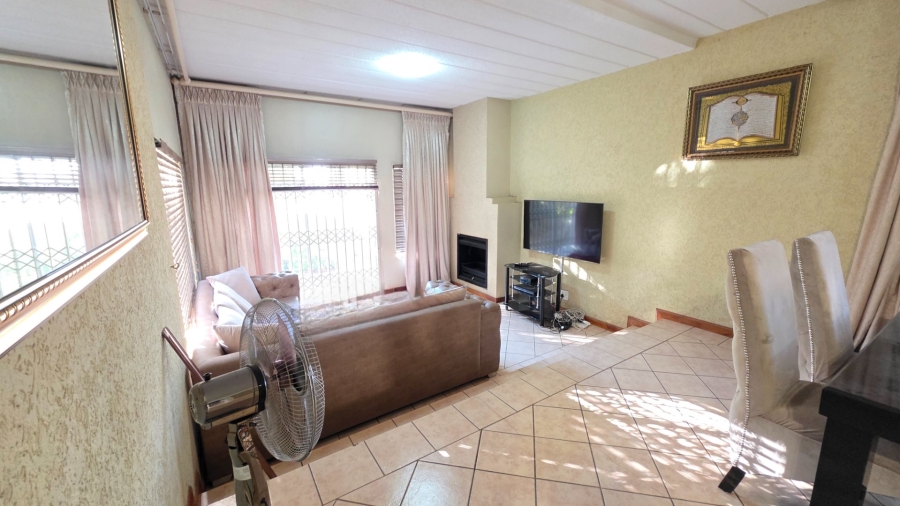 To Let 3 Bedroom Property for Rent in Eldoglen Gauteng