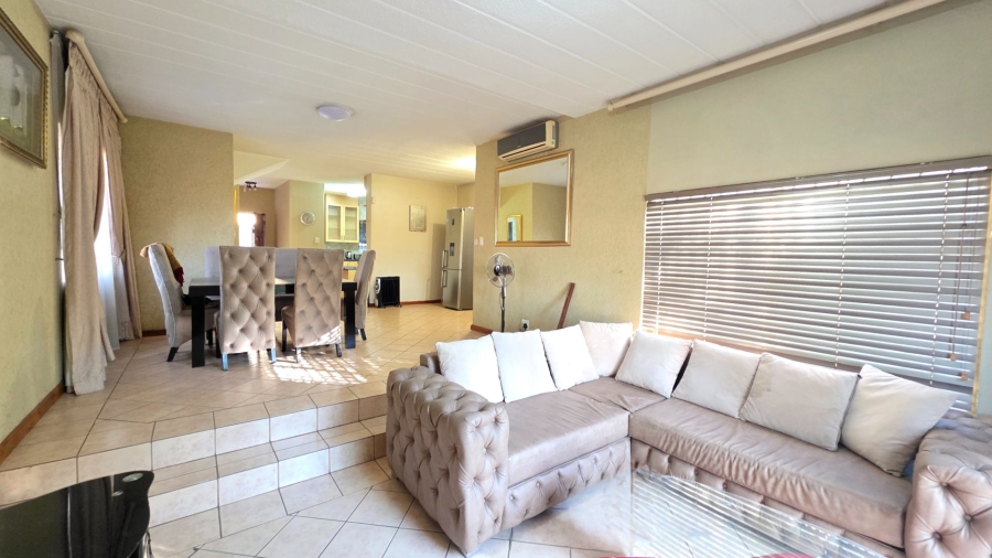 To Let 3 Bedroom Property for Rent in Eldoglen Gauteng