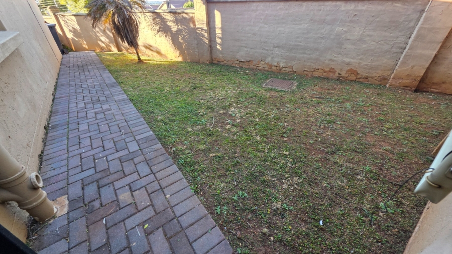 To Let 3 Bedroom Property for Rent in Eldoglen Gauteng