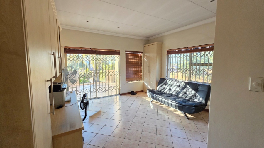 To Let 3 Bedroom Property for Rent in Eldoglen Gauteng