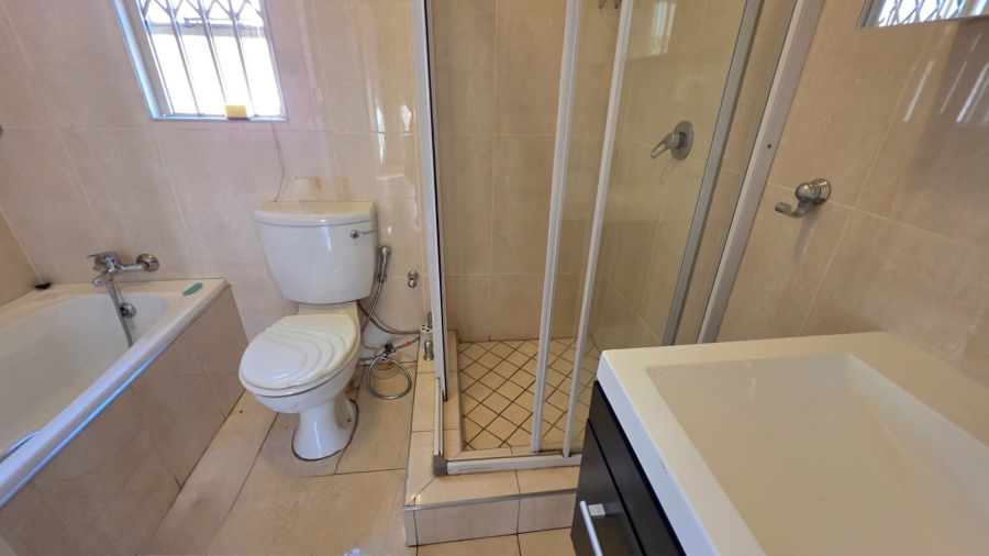 To Let 3 Bedroom Property for Rent in Eldoglen Gauteng