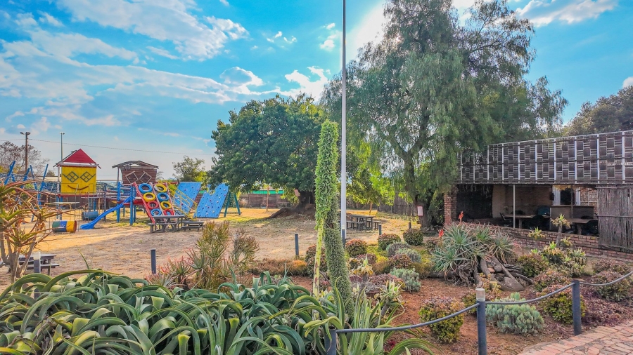 Commercial Property for Sale in Zandfontein AH Gauteng