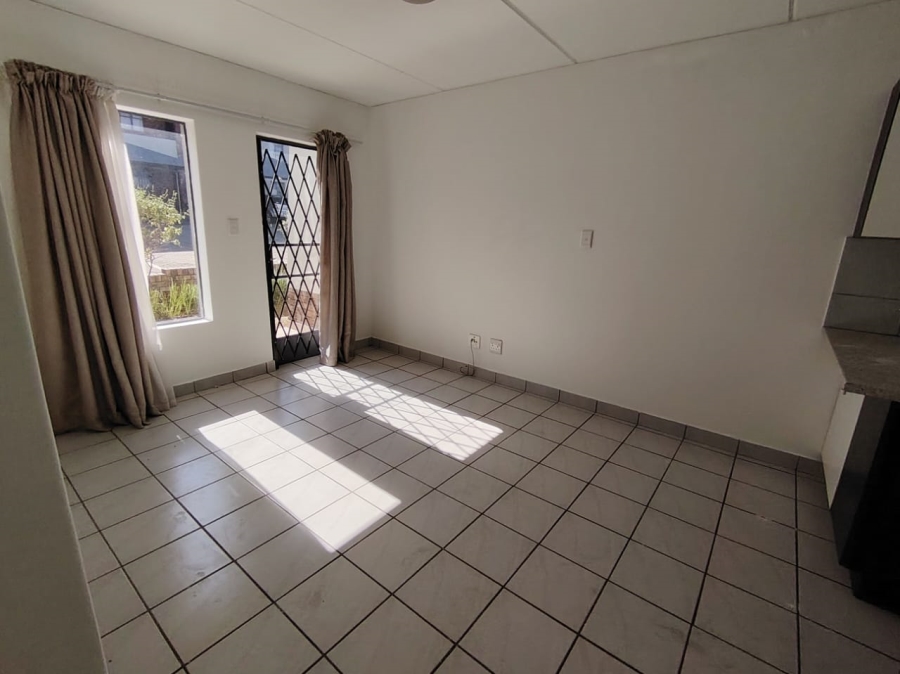 To Let 2 Bedroom Property for Rent in Rooihuiskraal North Gauteng