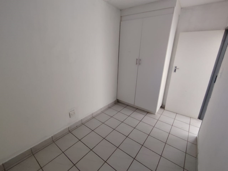 To Let 2 Bedroom Property for Rent in Rooihuiskraal North Gauteng
