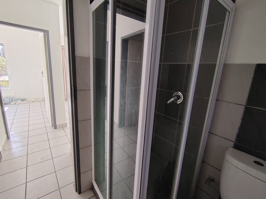To Let 2 Bedroom Property for Rent in Rooihuiskraal North Gauteng