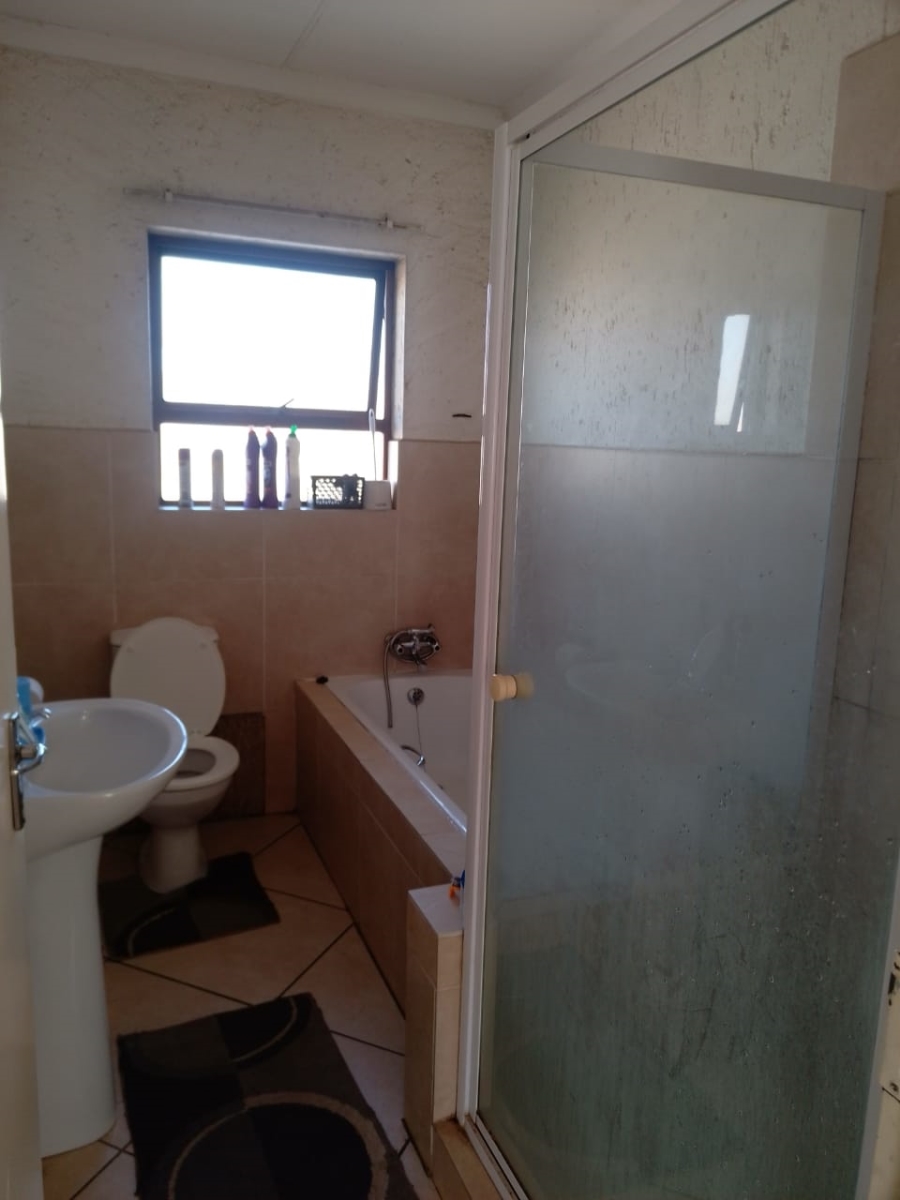2 Bedroom Property for Sale in Beyers Park Gauteng