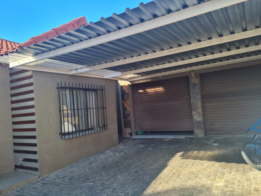 3 Bedroom Property for Sale in Ormonde Gauteng