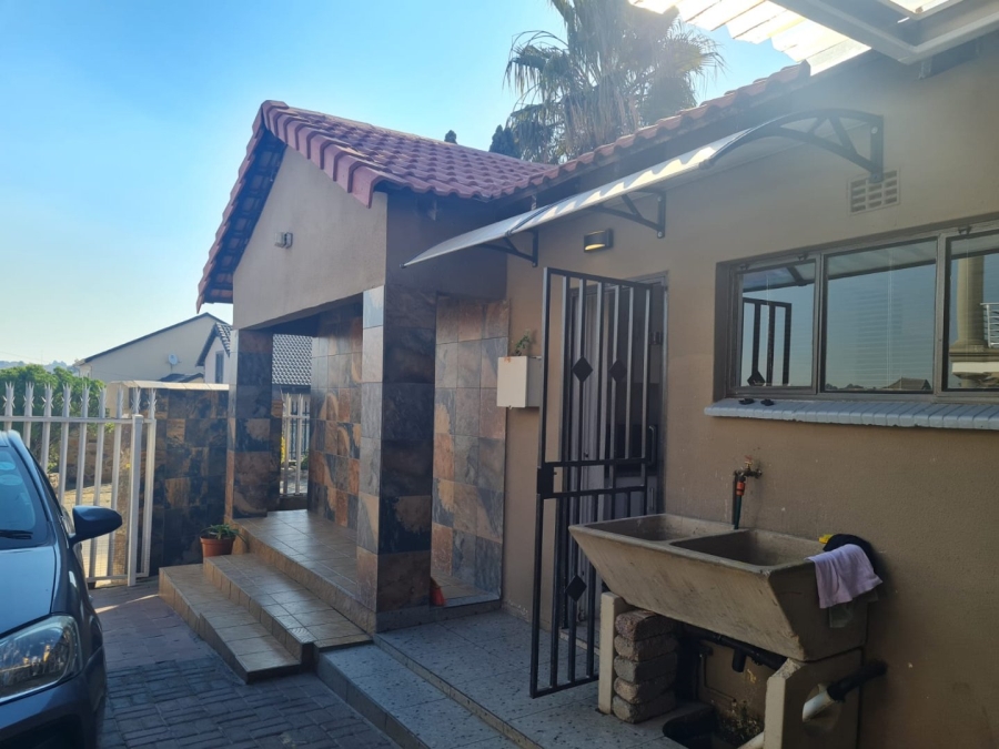 3 Bedroom Property for Sale in Ormonde Gauteng
