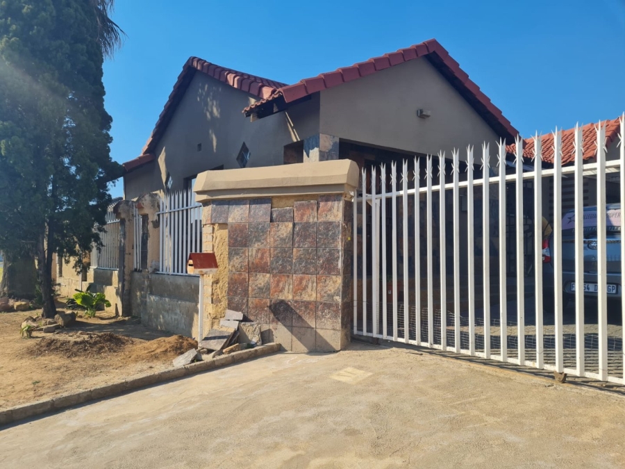 3 Bedroom Property for Sale in Ormonde Gauteng