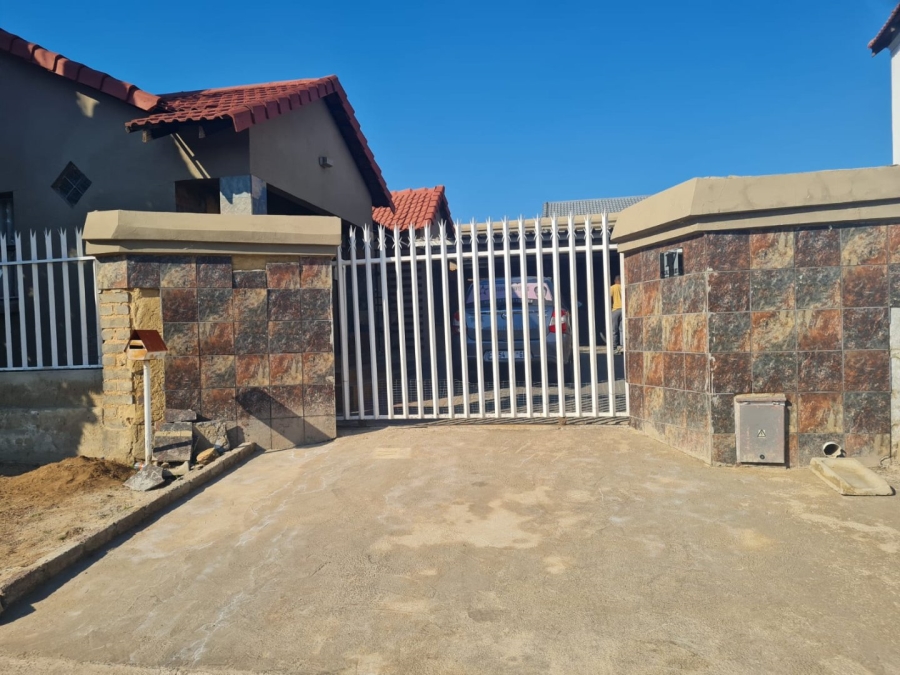 3 Bedroom Property for Sale in Ormonde Gauteng