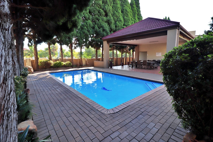 1 Bedroom Property for Sale in Dowerglen Gauteng