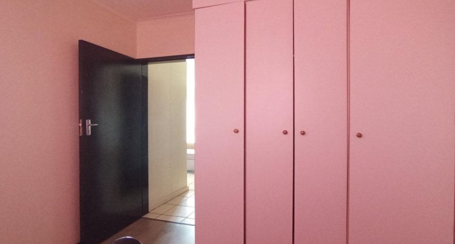 2 Bedroom Property for Sale in Zwartkop Gauteng