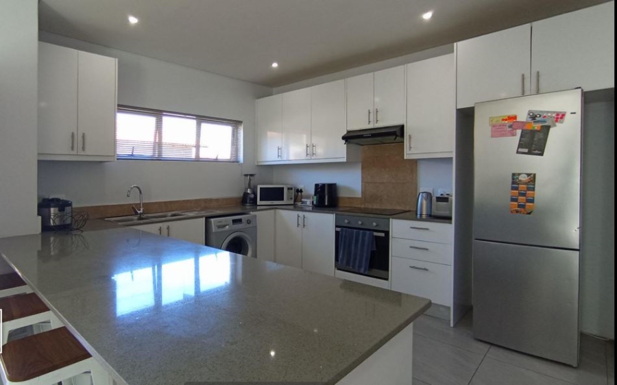 3 Bedroom Property for Sale in Vorna Valley Gauteng