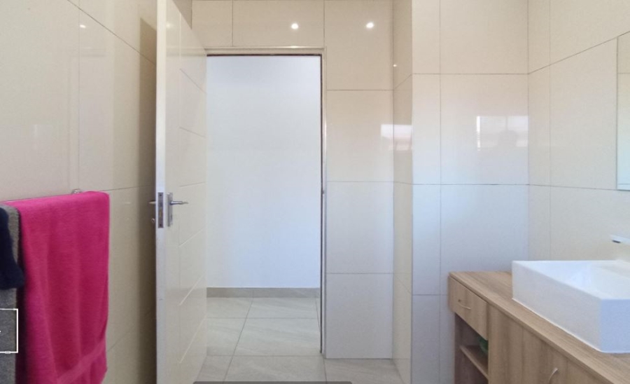 3 Bedroom Property for Sale in Vorna Valley Gauteng