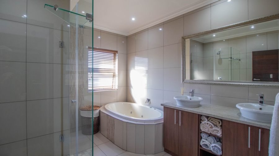 4 Bedroom Property for Sale in Serengeti Lifestyle Estate Gauteng