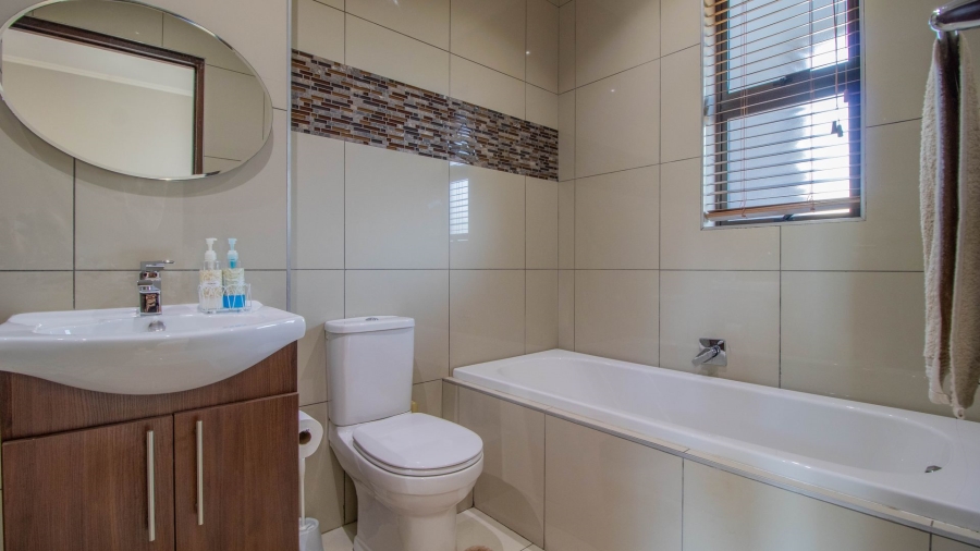 4 Bedroom Property for Sale in Serengeti Lifestyle Estate Gauteng