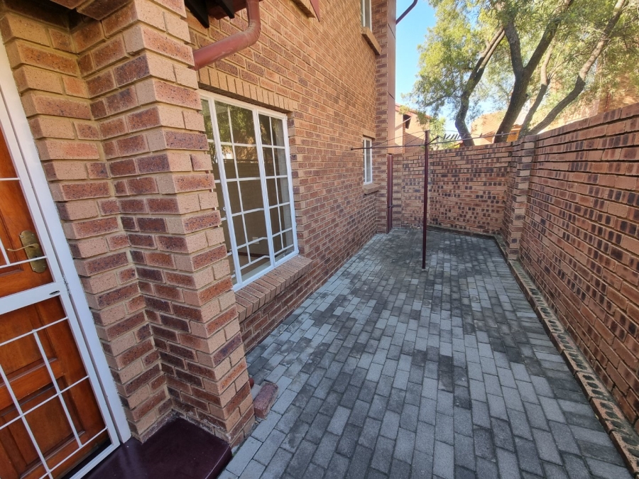 2 Bedroom Property for Sale in The Reeds Gauteng
