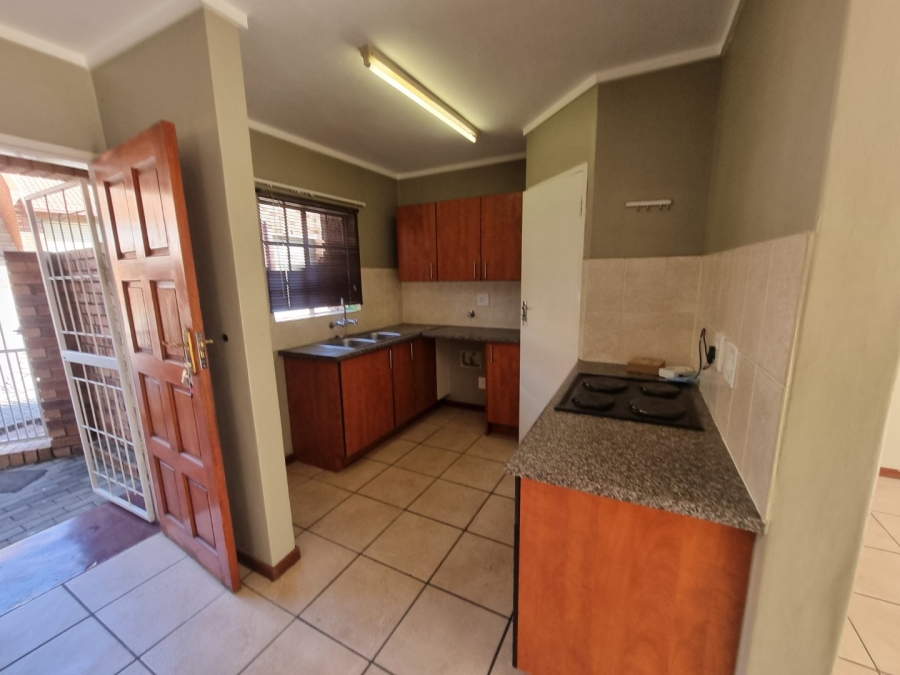 2 Bedroom Property for Sale in The Reeds Gauteng