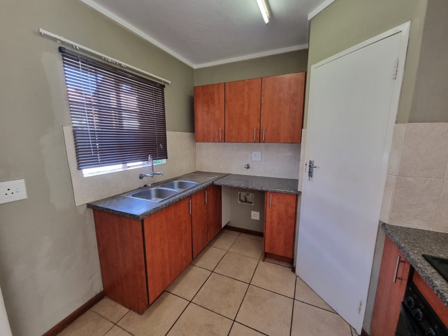 2 Bedroom Property for Sale in The Reeds Gauteng
