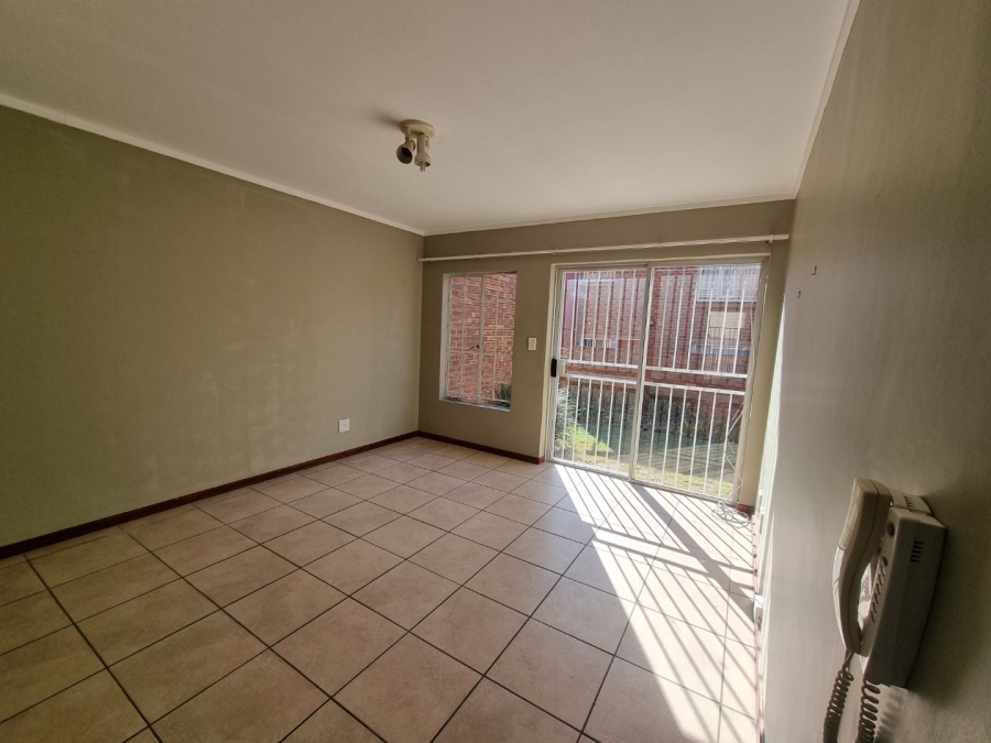 2 Bedroom Property for Sale in The Reeds Gauteng