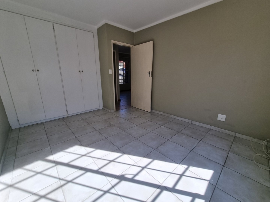 2 Bedroom Property for Sale in The Reeds Gauteng
