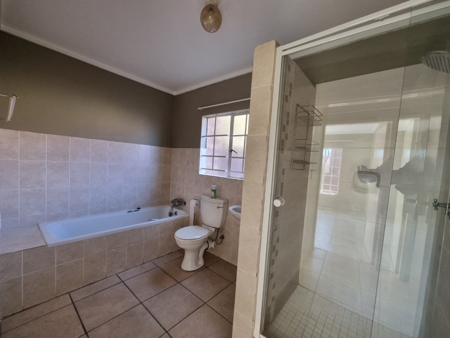 2 Bedroom Property for Sale in The Reeds Gauteng