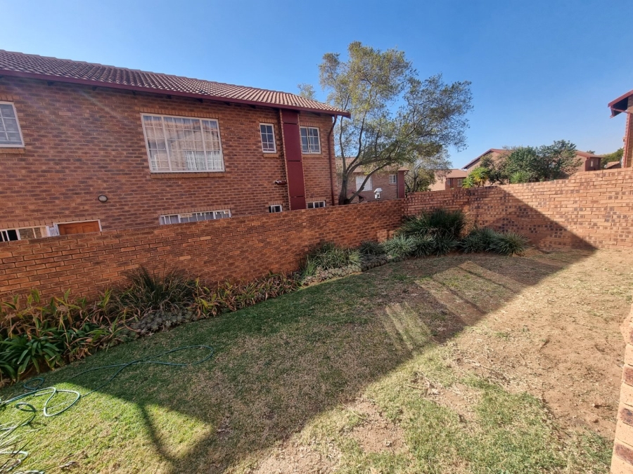 2 Bedroom Property for Sale in The Reeds Gauteng