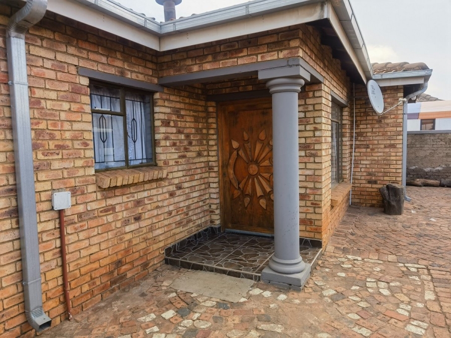 3 Bedroom Property for Sale in Etwatwa Gauteng
