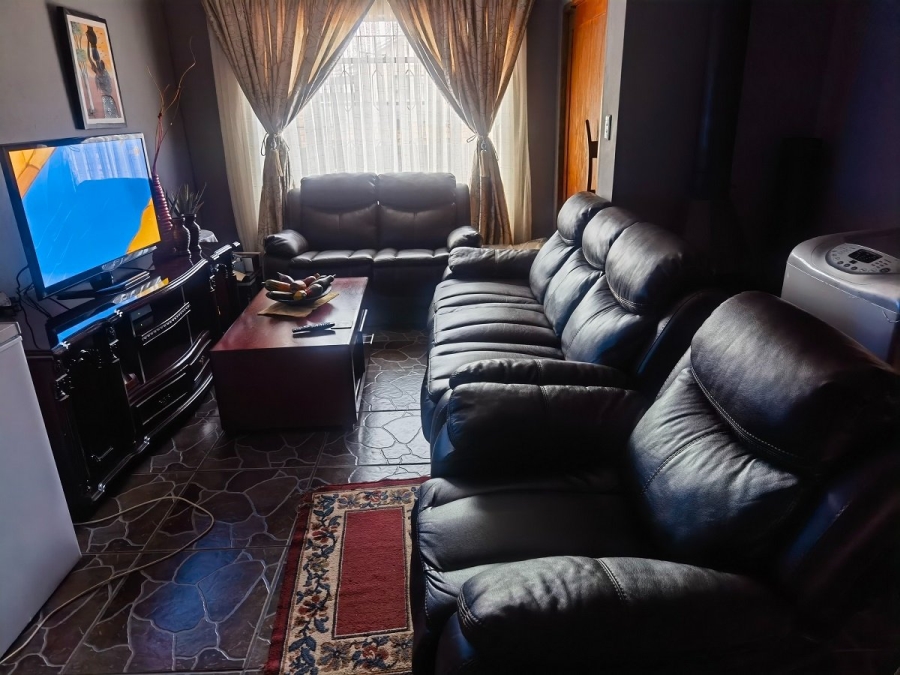 3 Bedroom Property for Sale in Etwatwa Gauteng
