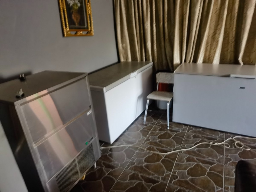 3 Bedroom Property for Sale in Etwatwa Gauteng