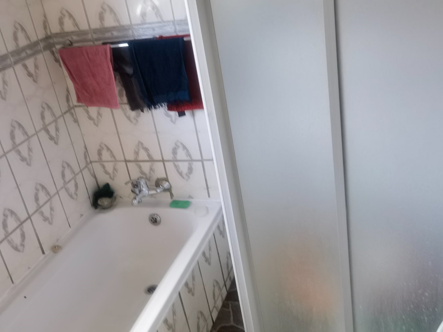 3 Bedroom Property for Sale in Etwatwa Gauteng