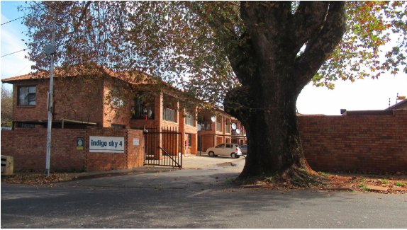 2 Bedroom Property for Sale in Florida Lake Gauteng