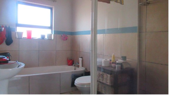 2 Bedroom Property for Sale in Florida Lake Gauteng