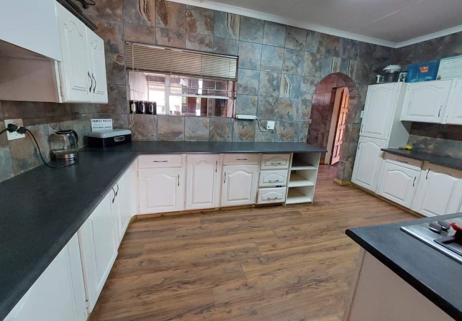 5 Bedroom Property for Sale in Ferryvale Gauteng