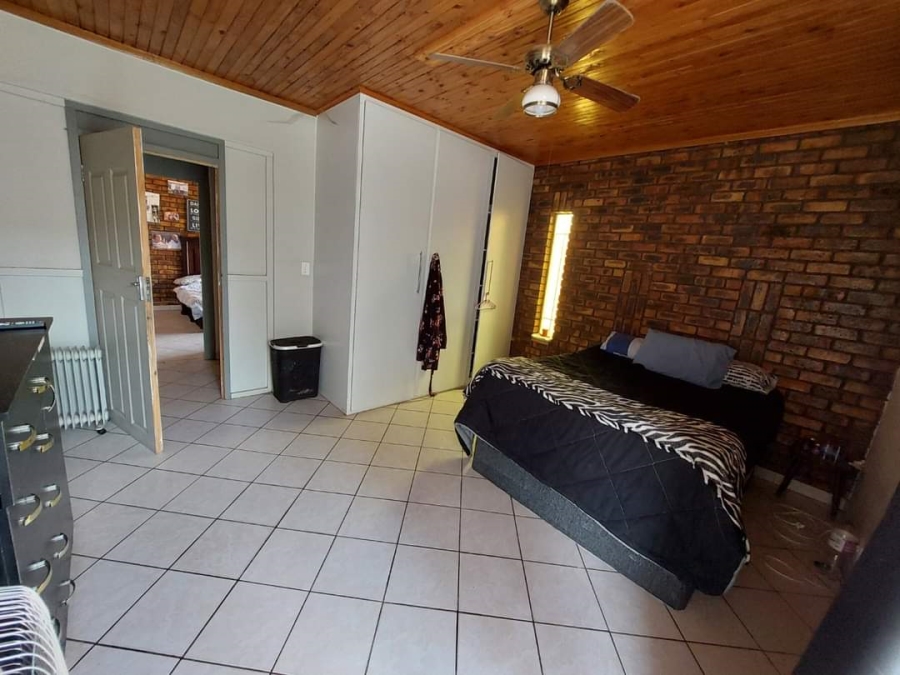 5 Bedroom Property for Sale in Ferryvale Gauteng
