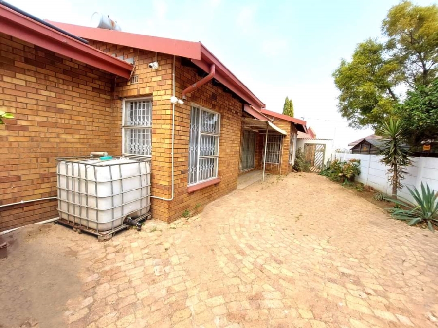 5 Bedroom Property for Sale in Ferryvale Gauteng