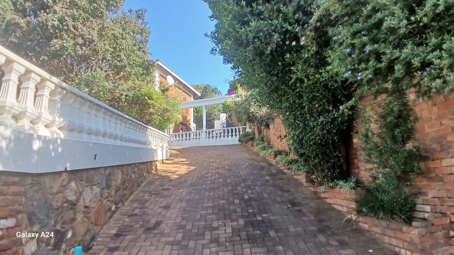 4 Bedroom Property for Sale in Glenvista Gauteng