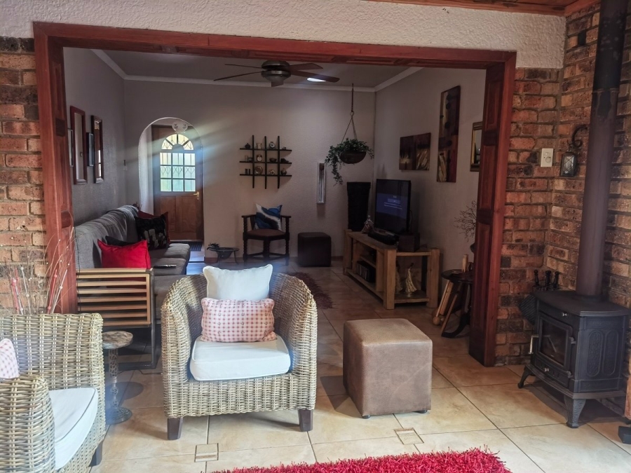 5 Bedroom Property for Sale in Crystal Park Gauteng
