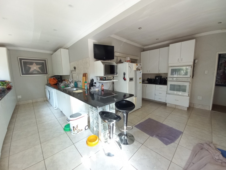 3 Bedroom Property for Sale in Edenvale Central Gauteng