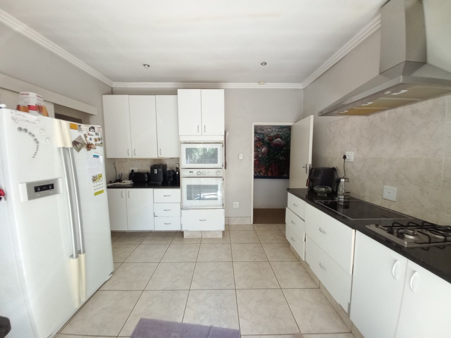 3 Bedroom Property for Sale in Edenvale Central Gauteng