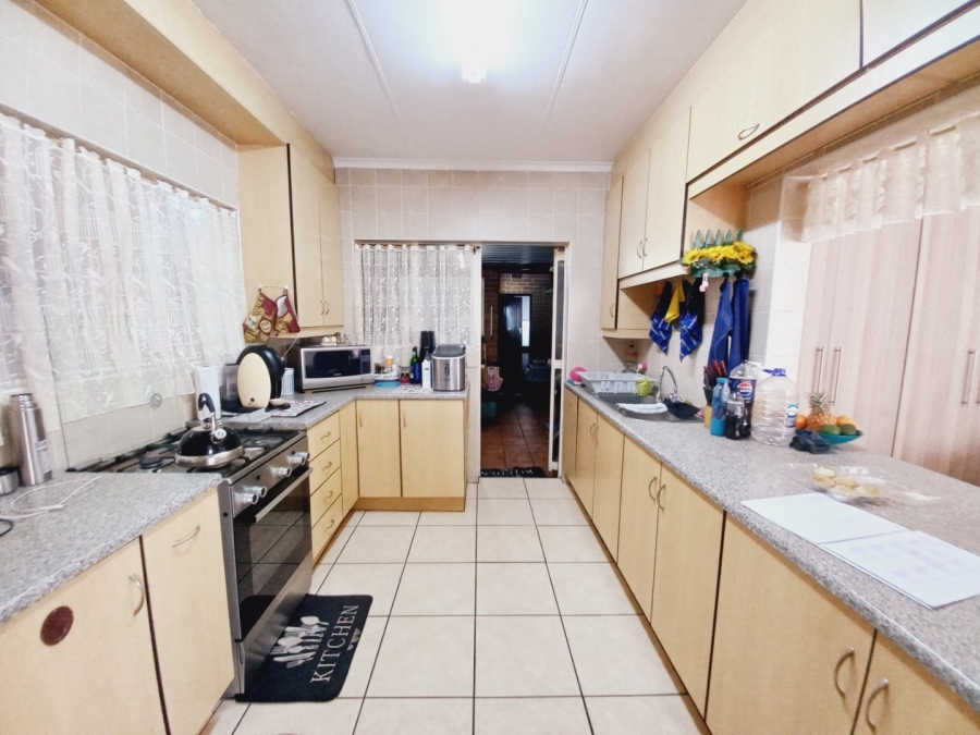 3 Bedroom Property for Sale in Rustivia Gauteng