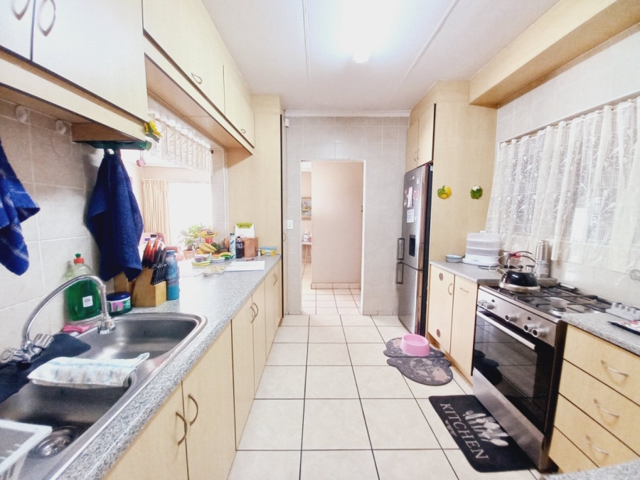 3 Bedroom Property for Sale in Rustivia Gauteng