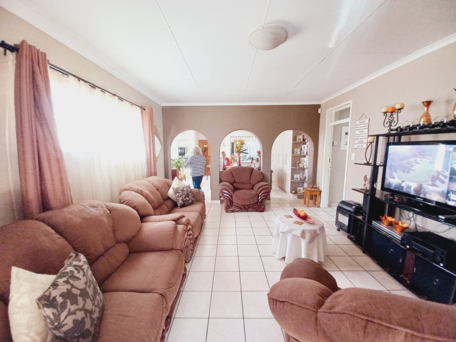 3 Bedroom Property for Sale in Rustivia Gauteng