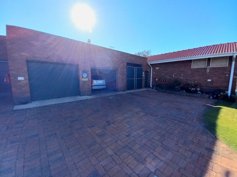 3 Bedroom Property for Sale in Rustivia Gauteng