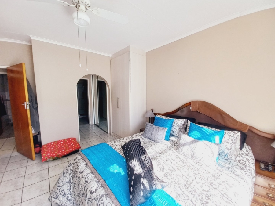 3 Bedroom Property for Sale in Rustivia Gauteng