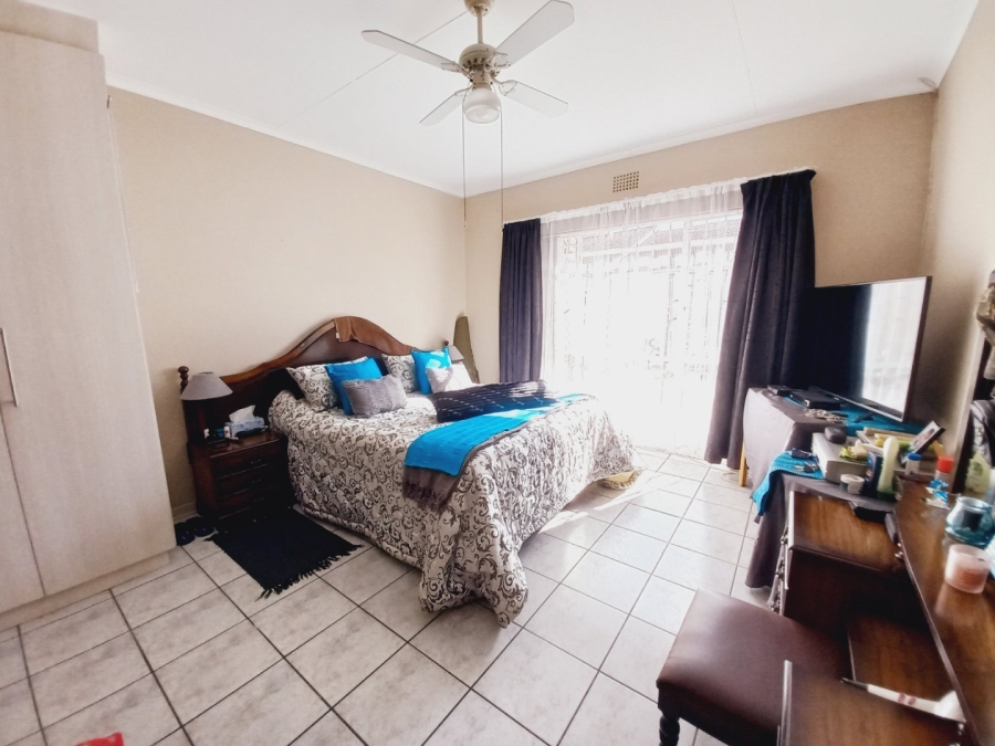 3 Bedroom Property for Sale in Rustivia Gauteng