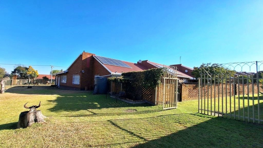 3 Bedroom Property for Sale in Rustivia Gauteng