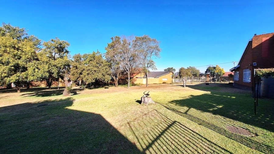 3 Bedroom Property for Sale in Rustivia Gauteng