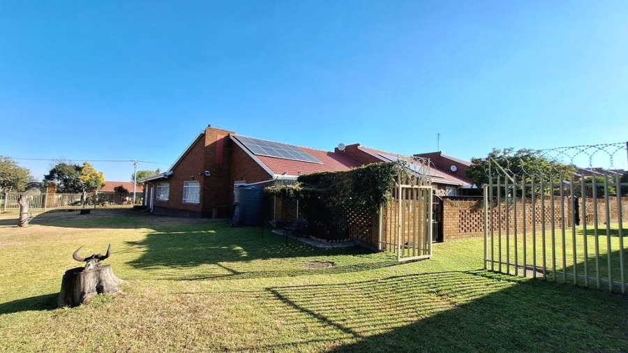 3 Bedroom Property for Sale in Rustivia Gauteng
