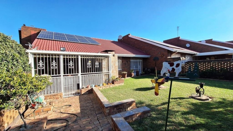 3 Bedroom Property for Sale in Rustivia Gauteng